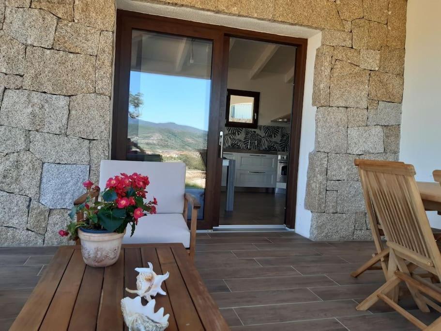 Villa Indipendente Al Mare Budoni Танаунела Екстериор снимка