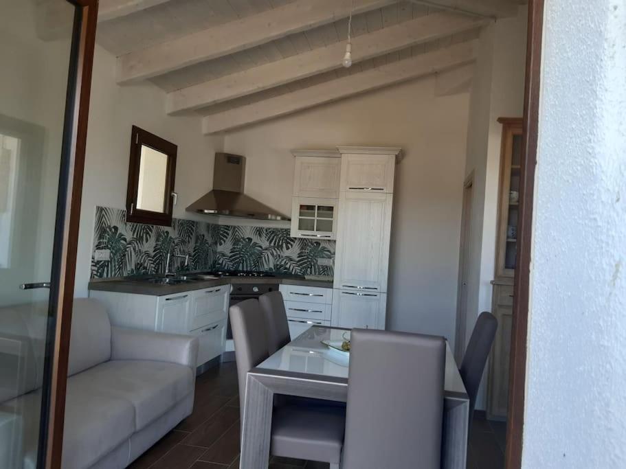 Villa Indipendente Al Mare Budoni Танаунела Екстериор снимка
